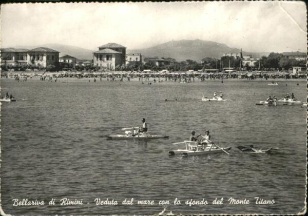 Rimini Veduta da mare con lo sfondo del Monte