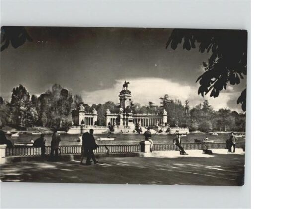 Madrid Spain Retiro Park Basin