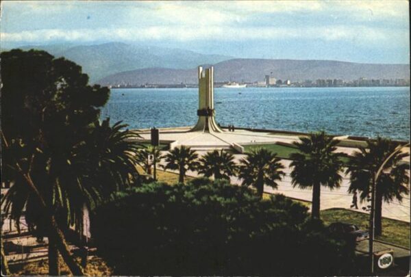 Izmir Monument Atatürk
