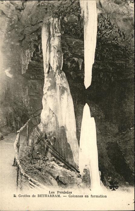 Hoehlen Caves Grottes Grottes de Betharram Colonnes en format