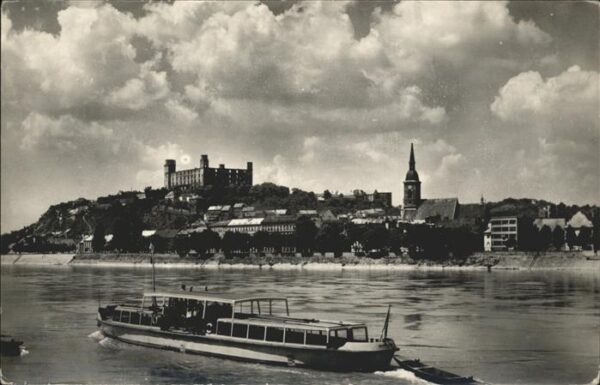Bratislava Pressburg Pozsony Schiff