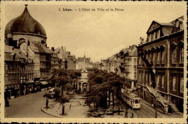 Liege Luettich Liege Hotel de Ville Peron Strassenbahn