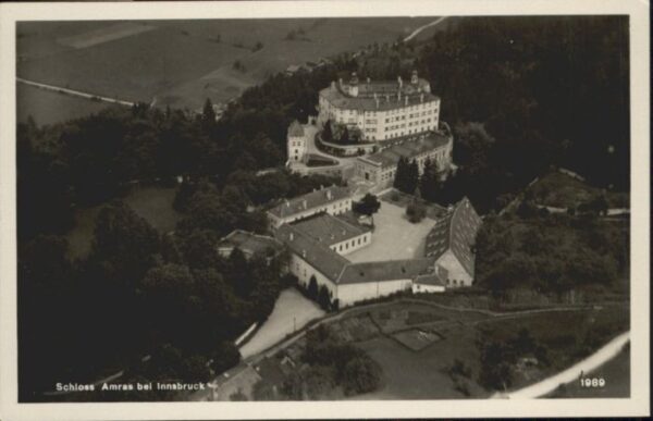 Innsbruck Schloss Amras Fliegeraufnahme
