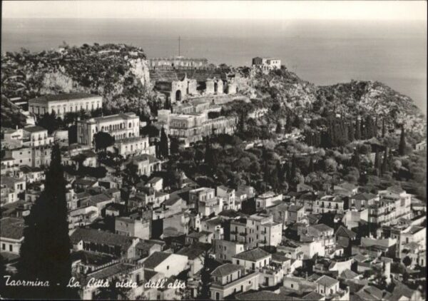 Taormina Sizilien Taormina Citta vista dall Alts