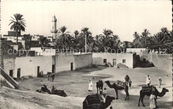 Bou-Saada Vue sur la Place des Chameaux