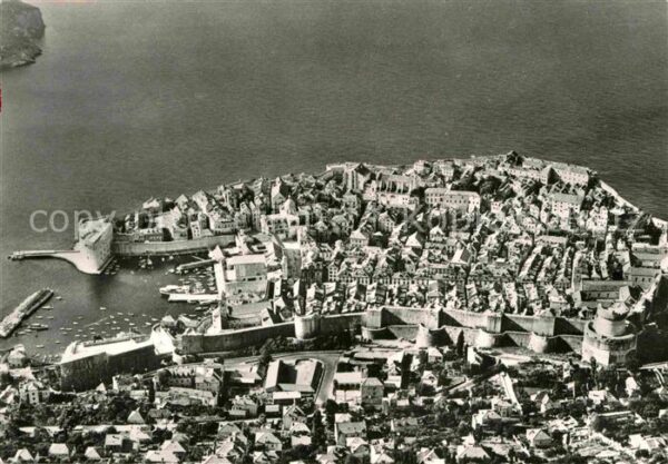 Dubrovnik Ragusa Fliegeraufnahme Altstadt mit Hafen
