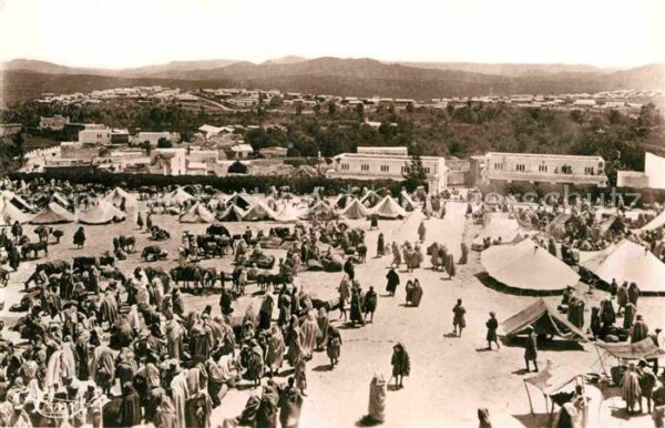 Ouezzan Place du Souk