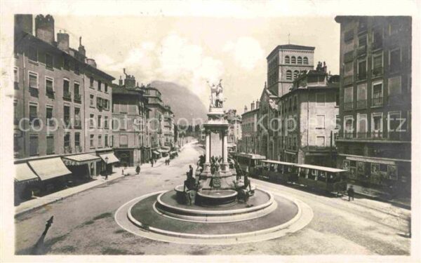 Strassenbahn Grenoble Place Notre-Dame Monument du C