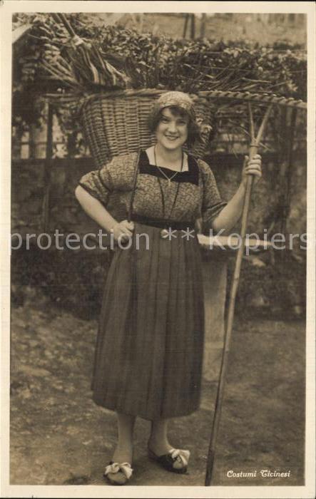 Trachten Schweiz Costume Ticinese Landwirtschaft Rechen