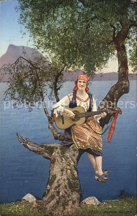 Trachten Schweiz Ticino Frau Gitarre