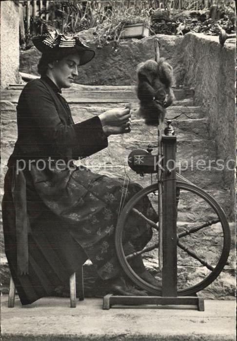 Spinnrad Travail du Rouet Val d_Anniviers
