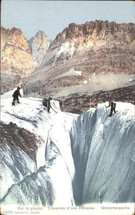 Bergsteigen Klettern Traversee d_un crevasse Gletscherpartie