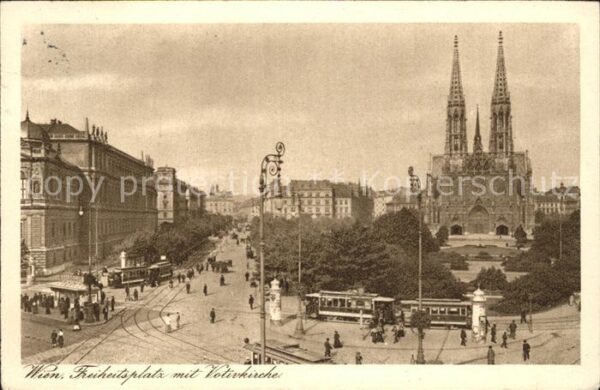 Strassenbahn Wien Freiheitsplatz Votivkirche