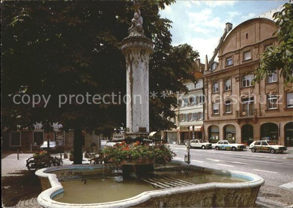 Loerrach Marktbrunnen Autos