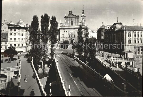 Ljubljana Brücke mit Kirche