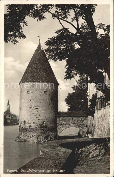 Passau Pulverturm am Inn Ufer