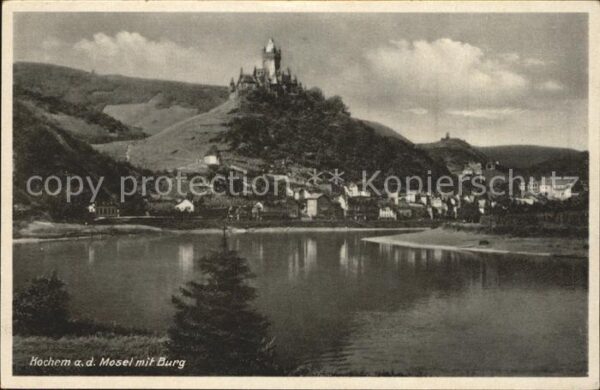 Kochem Uferpartie an der Mosel Blick zur Burg
