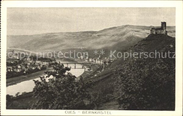 Bernkastel-Kues Panorama mit Burgruine Landshut Richarz