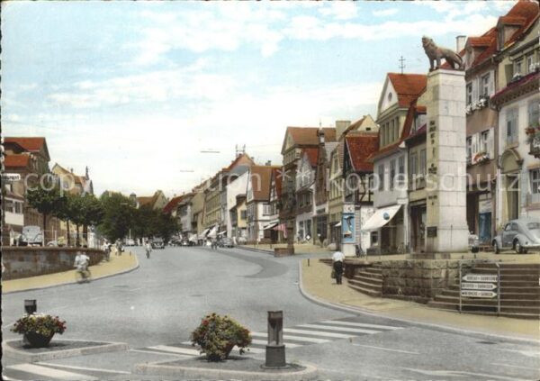 Offenburg Strassenpartie Denkmal Löwenskulptur