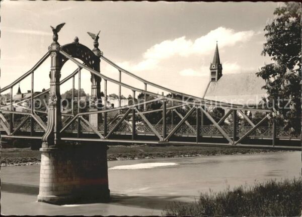 Laufen Salzach Uferpartie an der Salzach Brücke Kirche