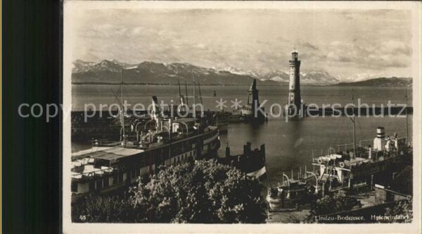 Leuchtturm Lighthouse Lindau Bodensee Hafeneinfahrt