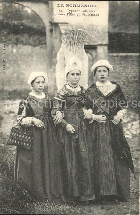 Trachten Frankreich Types et Costumes Normands Jeunes Fille