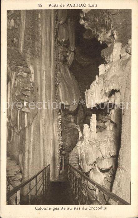 Hoehlen Caves Grottes Puits de Padirac Colonne geante au Pas