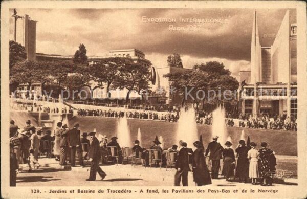 Exposition Internationale Paris 1937 Jardins et Bassins du Trocadero