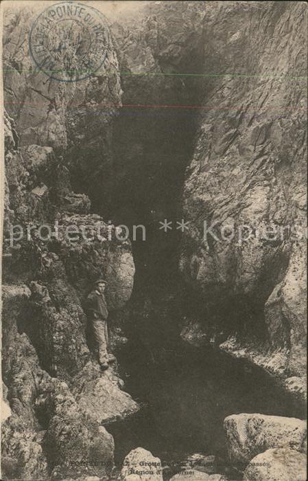 Hoehlen Caves Grottes Pointe du Raz Grotte de la Baie des Tre
