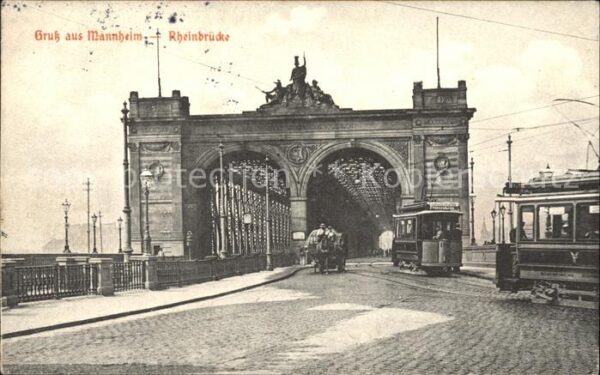 Mannheim Rheinbrücke Strassenbahnen