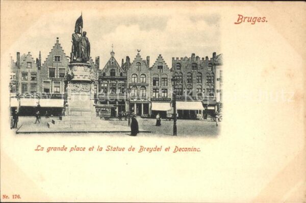 Bruges BRUGGE Belgie Grand Place et Statue de Breydel et Dec
