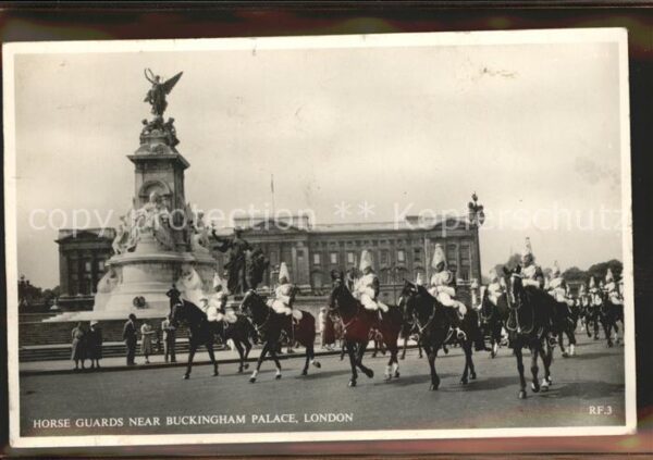 London Horse Guards near Buckingham Palace Que