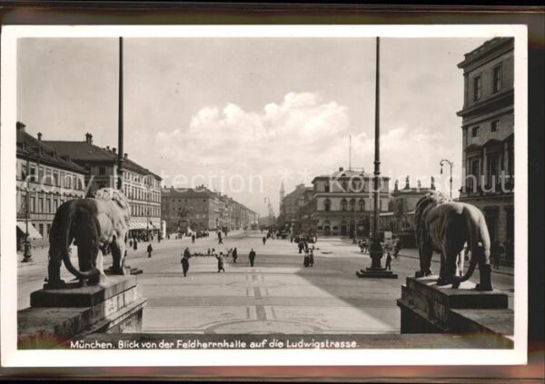 Muenchen Blick von der Feldherrnhalle auf die Lu