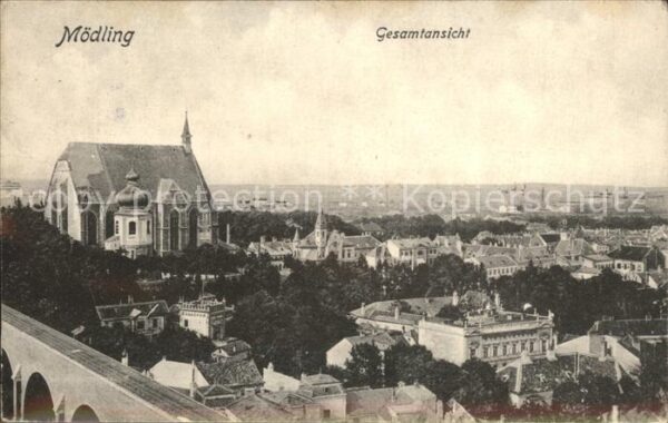 Moedling Gesamtansicht Kirche