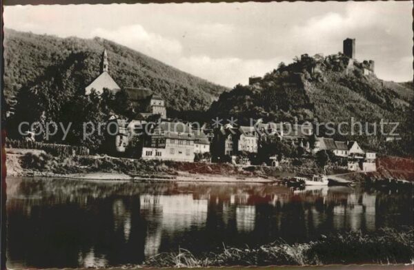 Beilstein Mosel Uferpartie Burg