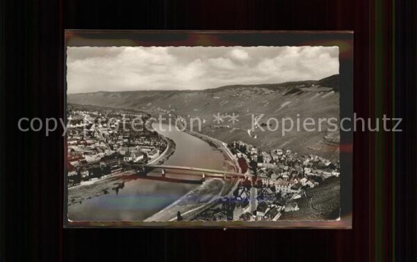 Bernkastel-Kues Panorama Brücke Weinberge