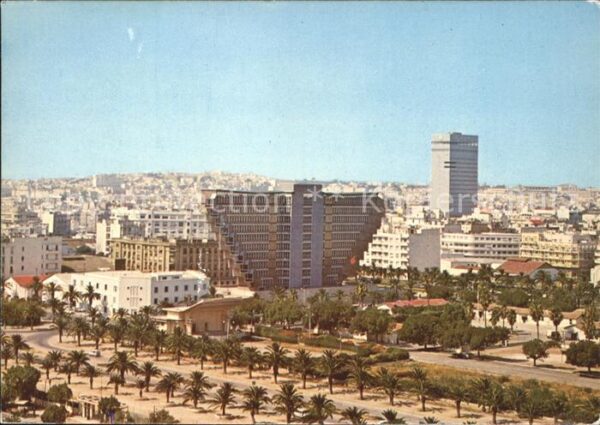 Tunis La ville europeenne et l_Hotel Du Lac
