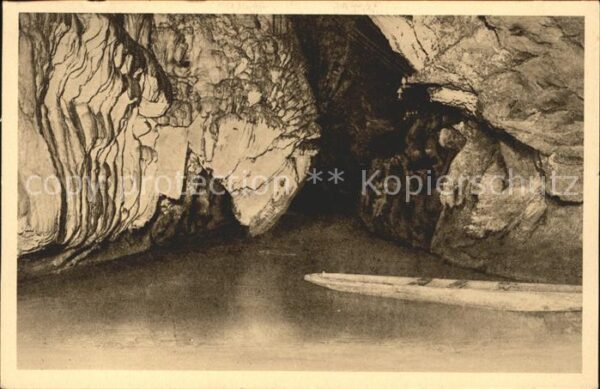 Hoehlen Caves Grottes Padirac Pleureuses Lac de la Pluie