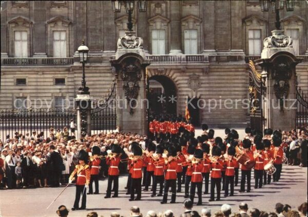 Leibgarde Wache Guards band leaving Buckingham Palace L