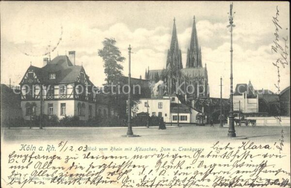 Koeln Rhein Blick vom Rhein mit Häuschen Dom und Tr