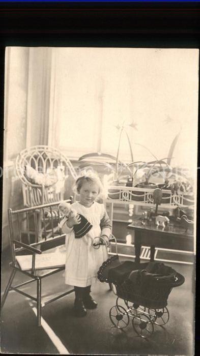 Kinderwagen Puppe Kind Mädchen