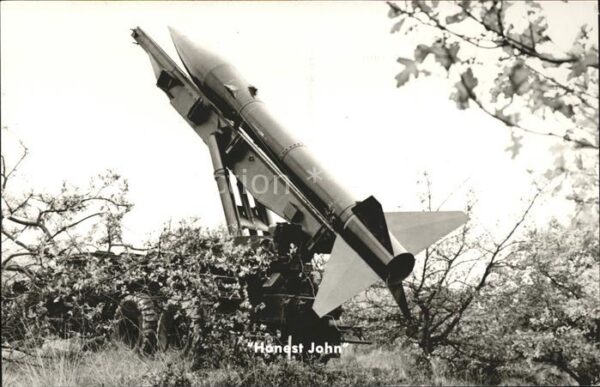 Artillerie Geschütze Feldraketenwerfer Honest John