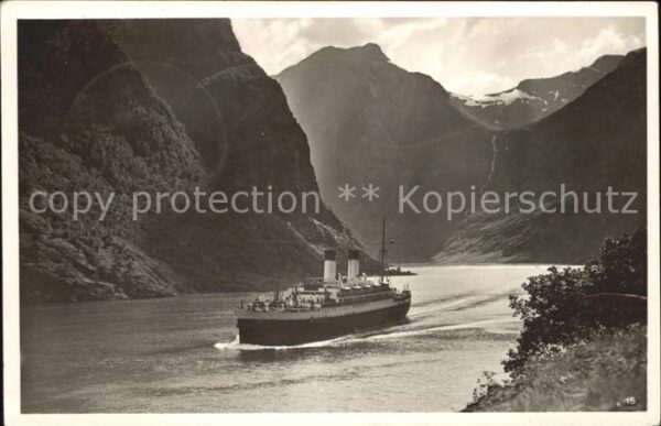 Dampfer Oceanliner M.S. Monte Olivia Naerobucht Norge