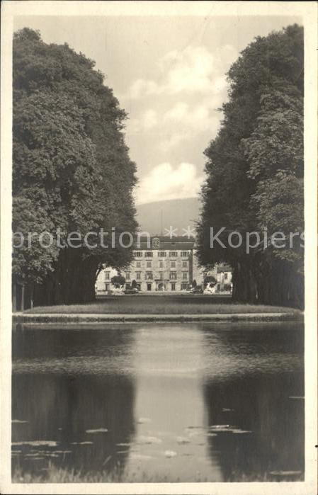 Schwetzingen Schlossgarten mit Schloss Teich