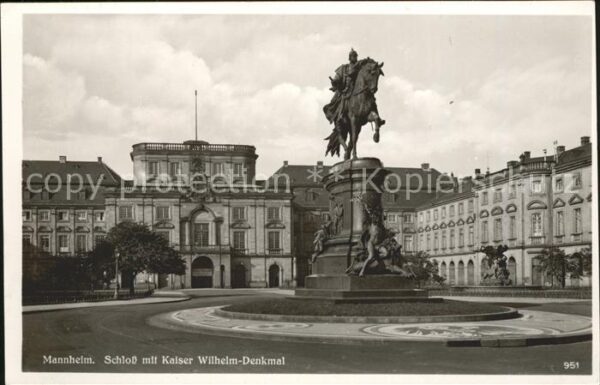 Mannheim Schloss mit Kaiser Wilhelm Denkmal