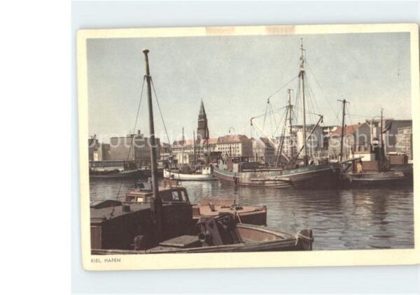 Kiel Hafen Schiffe Kirchturm