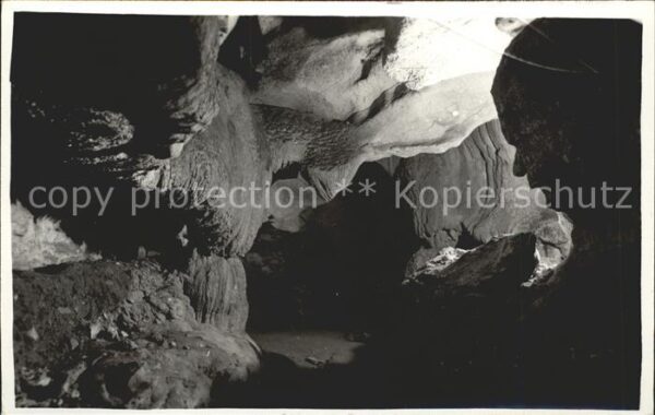 Hoehlen Caves Grottes Frankreich