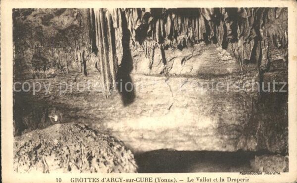 Hoehlen Caves Grottes Arcy sur Cure Vallot et la Draperie