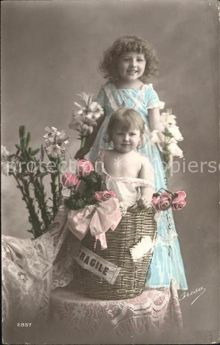 Kinder Child Enfants Rosen Foto-Irisa Nr. 2857