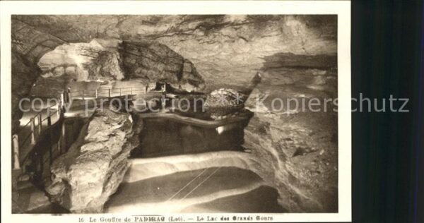 Hoehlen Caves Grottes Gouffre de Padirac Lac des Grands Gours